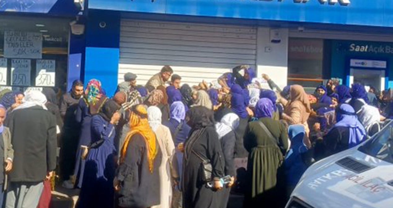 Ekonomik Kriz Vatandaşı Kuyrukta Bıraktı