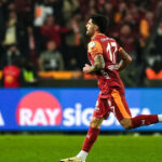 Galatasarayda kimsenin beklenmedigi ayrilik iddiasi resmi teklif kapida VZeyndmg