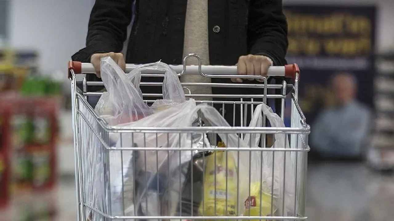 Zincir markette tarihi geçmiş ürün sattılar, cezadan kaçamadılar! Img